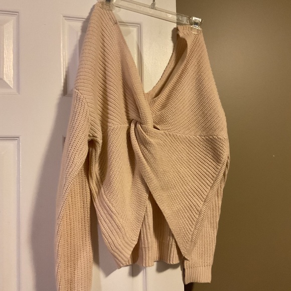 Open back knotted sweater - Picture 5 of 5